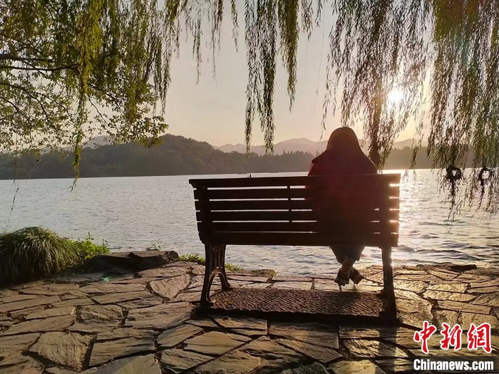 公园20分钟效应：都市人解锁心灵疗愈新方式