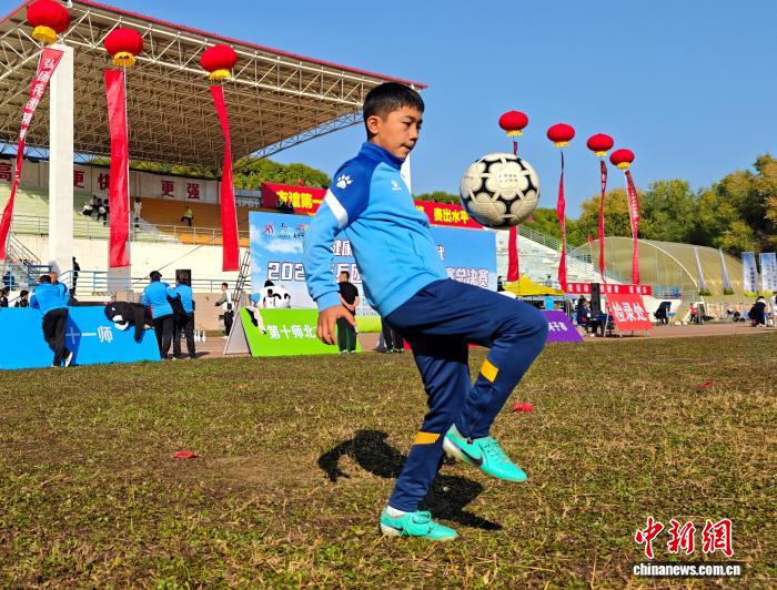 新疆兵团花式足球挑战赛总决赛在石河子盛大开