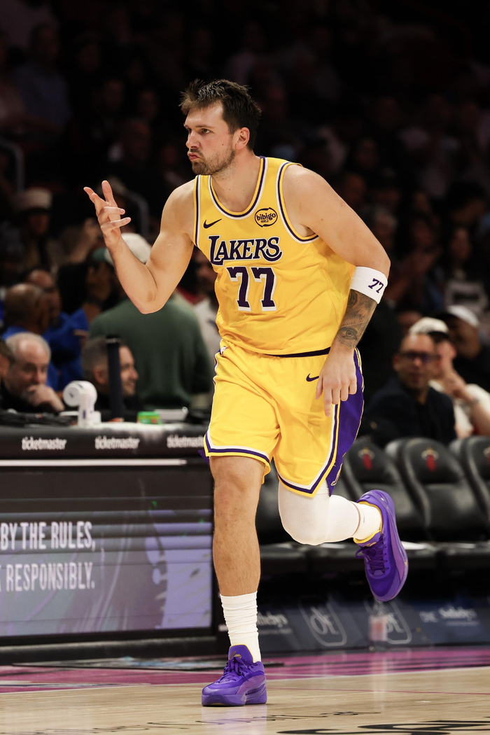 湖人逆转篮网东契奇砍41分里夫斯末节爆发