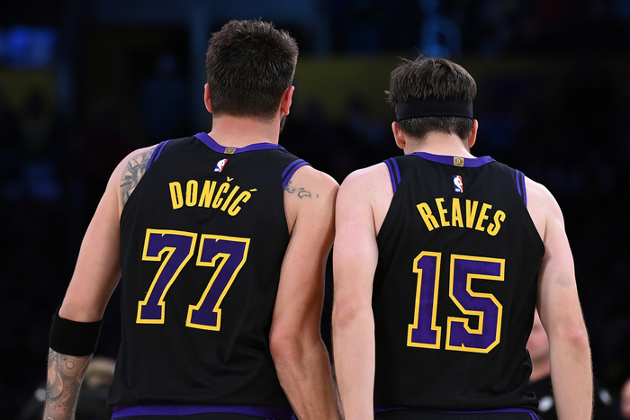 湖人逆转篮网东契奇砍41分里夫斯末节爆发