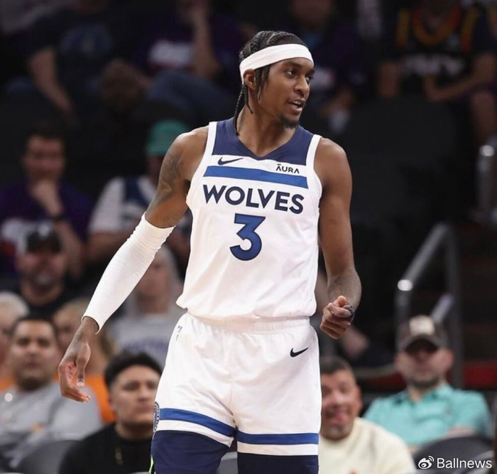 森林狼前锋麦克丹尼尔斯伤退 爱德华兹复出冲击