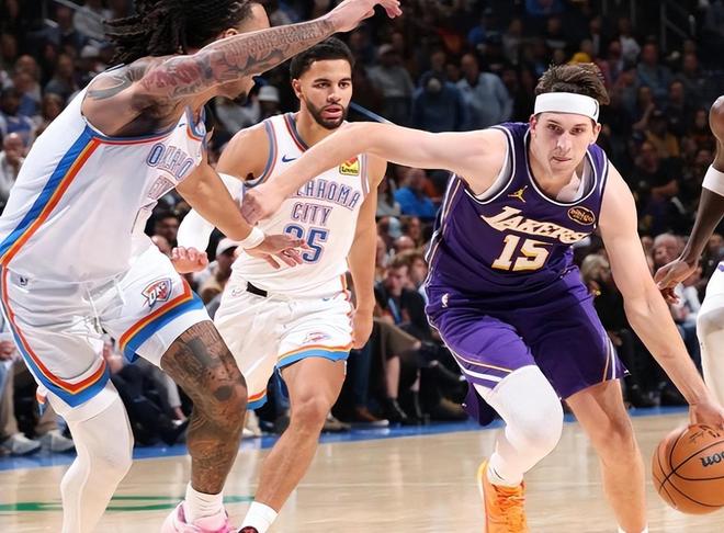 湖人双核报销季后赛悬，雷迪克遭质疑